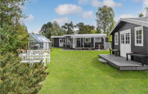 Gorgeous Home In Væggerløse With Kitchen, Bogø By